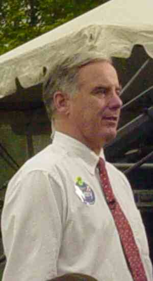 Howard Dean at a women's rights rally, April 2004
